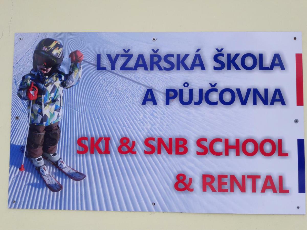 Penzion Jizerka 야블로네츠나트니소우 외부 사진